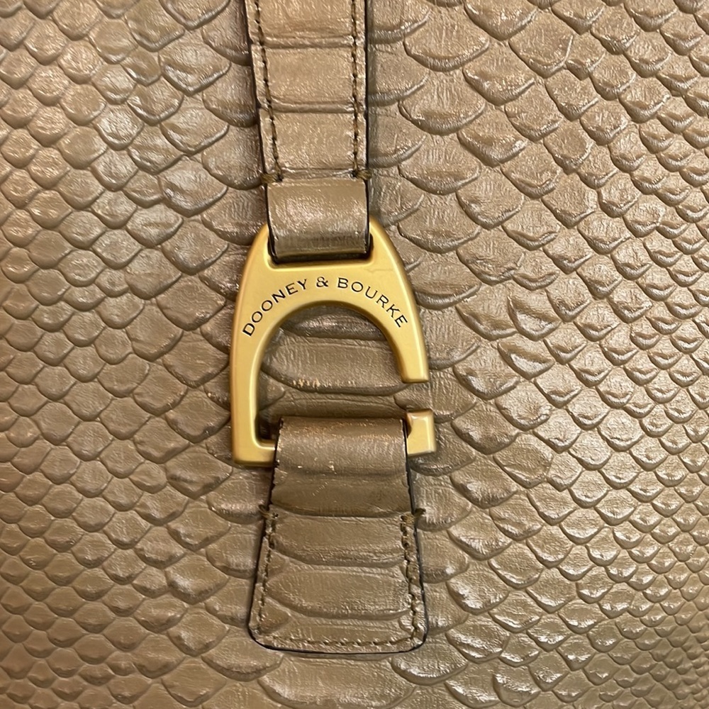 Dooney & Bourke Brynn tote.​​ - Picture 2 of 15
